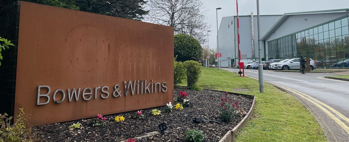 Meil on hea meel Teiega jagada oma muljeid Bowers & Wilkinsi tehase külastusest! Bowers & Wilkins on tuntud Briti ettevõte, mis on tegelenud kõlarite tootmisega